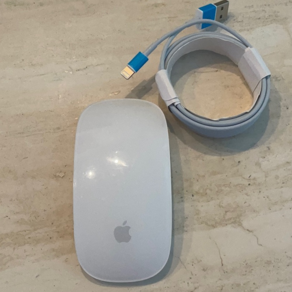 Apple Magic Mouse 2 Wireless Model A1657 & Charging Cable